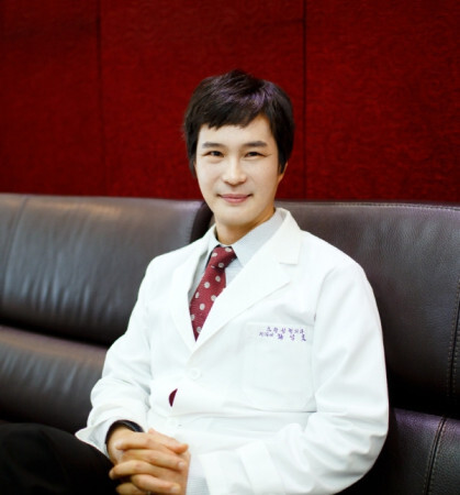 황성호 원장 (사진=스완성형외과 제공)