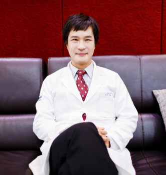 황성호 원장 (사진=스완성형외과 제공)